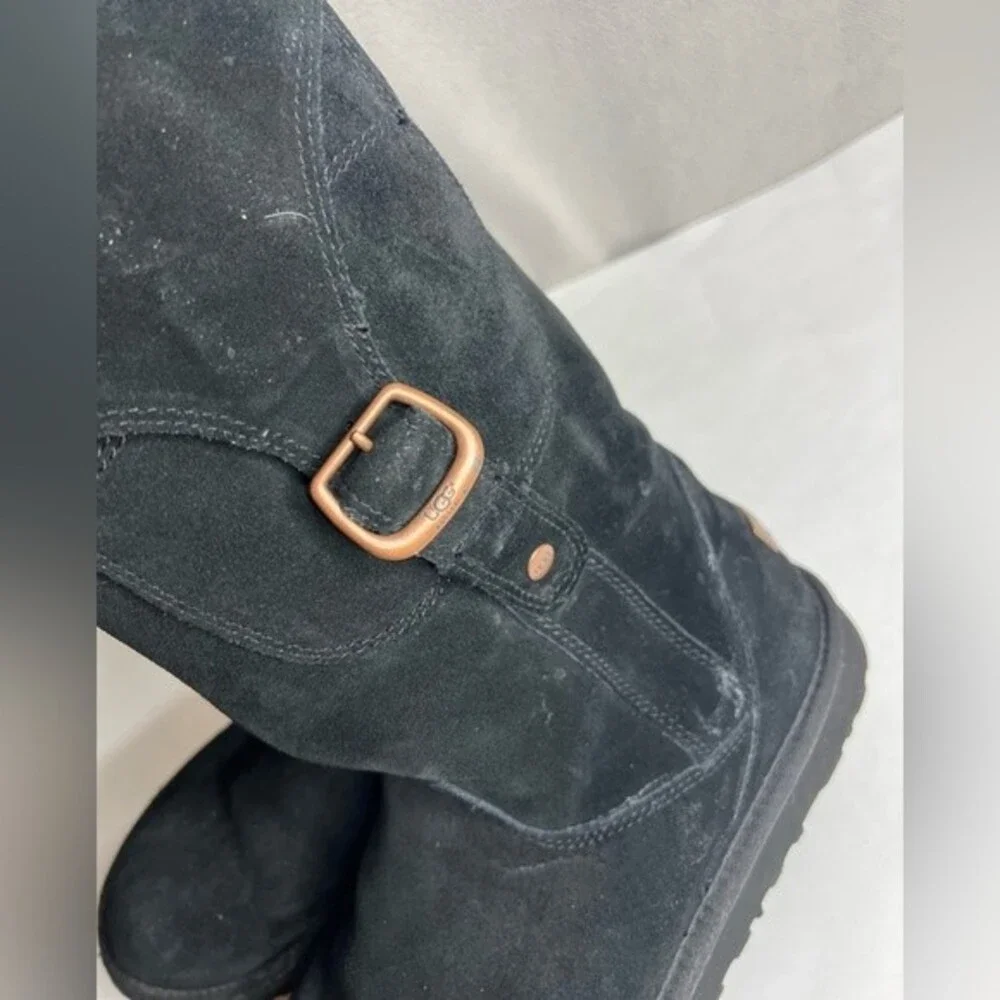 Ugg Women's Shoes Ugg Cargo 5918  Black Suede And Shearling Boots Size 6